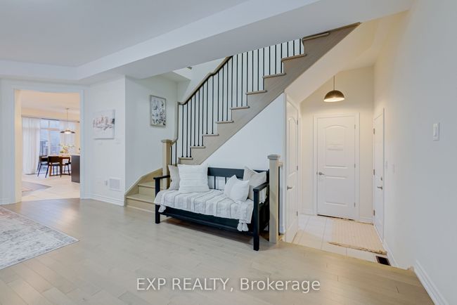 42 Prunella Cres, House attached with 4 bedrooms, 4 bathrooms and 4 parking in Holland Landing ON | Image 17