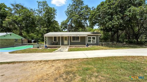695 Albert St, New Braunfels, TX, 78130-3401 | Card Image