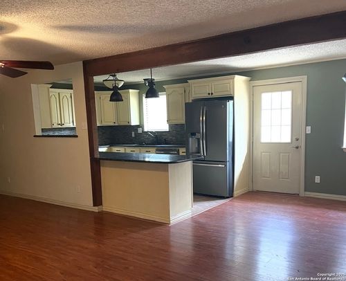 117 Big Oak Ln, La Vernia, TX, 78121-4705 | Card Image