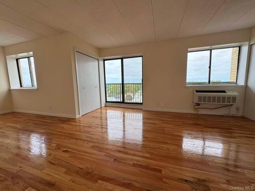 8d-145-18 34th Ave, New York, NY, 11354 | Card Image