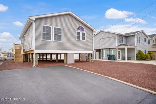 9 Lake Saint Clair Dr, LITTLE EGG HARBOR TWP, NJ, 08087-1608 | Card Image