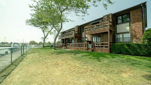 474 Mariners Way, Copiague, NY, 11726-5114 | Card Image