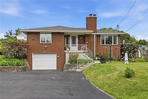 210 Pontiac Ave, Mccandless, PA, 15237 | Card Image