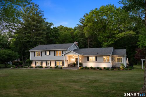 121 Thornwood Rd, Stamford, CT, 06903-2616 | Card Image