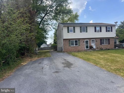 471 S Market Ave, MOUNT JOY, PA, 17552-2713 | Card Image