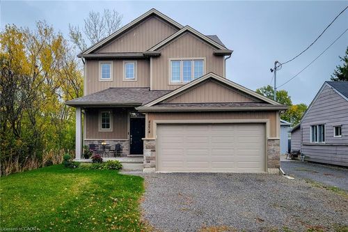 4274 6th Ave, Niagara Falls, ON, L2E4S8 | Card Image