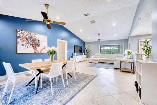 935 Nw 110th Ln, Coral Springs, FL, 33071-6439 | Card Image