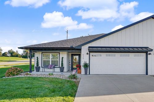 625 Spruce Hills Dr, Cedar Falls, IA, 50613-1792 | Card Image
