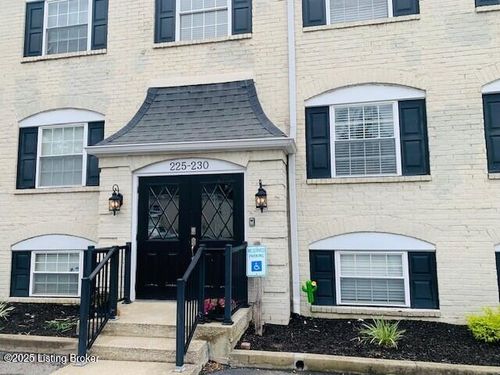 228 Middletown Sq, Louisville, KY, 40243-1466 | Card Image