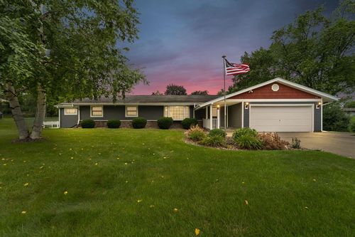 3333 S Magedalena Drive, New Berlin, WI, 53151 | Card Image