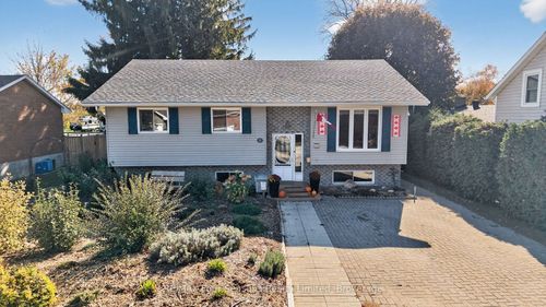 7 Batteaux Rd, Clearview, ON, L0M1P0 | Card Image