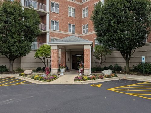 203-101 Pointe Dr, Northbrook, IL, 60062-1006 | Card Image