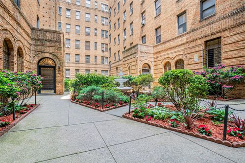 apt-4-83 Lefferts Blvd, Kew Gardens, NY, 11415-2548 | Card Image