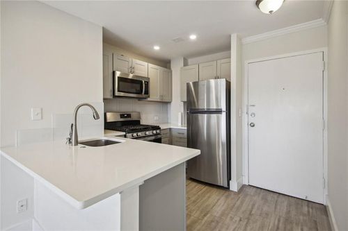 2285 Peachtree Rd Ne, Atlanta, GA, 30309-1142 | Card Image