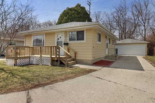 3900 11th Ave, Kenosha, WI, 53140-5551 | Card Image