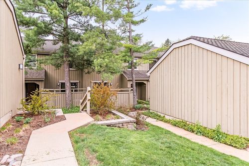 789 Oak Hill Rd, Lake Barrington, IL, 60010-1638 | Card Image