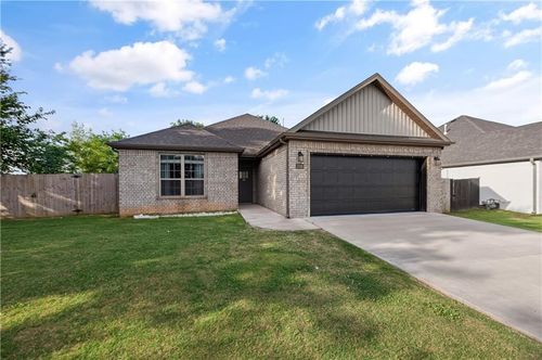 730 Windsong Cir, Bentonville, AR, 72713 | Card Image