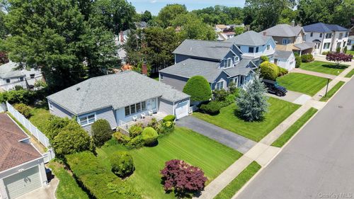 14 Webb Hill Rd, Great Neck, NY, 11020-1119 | Card Image