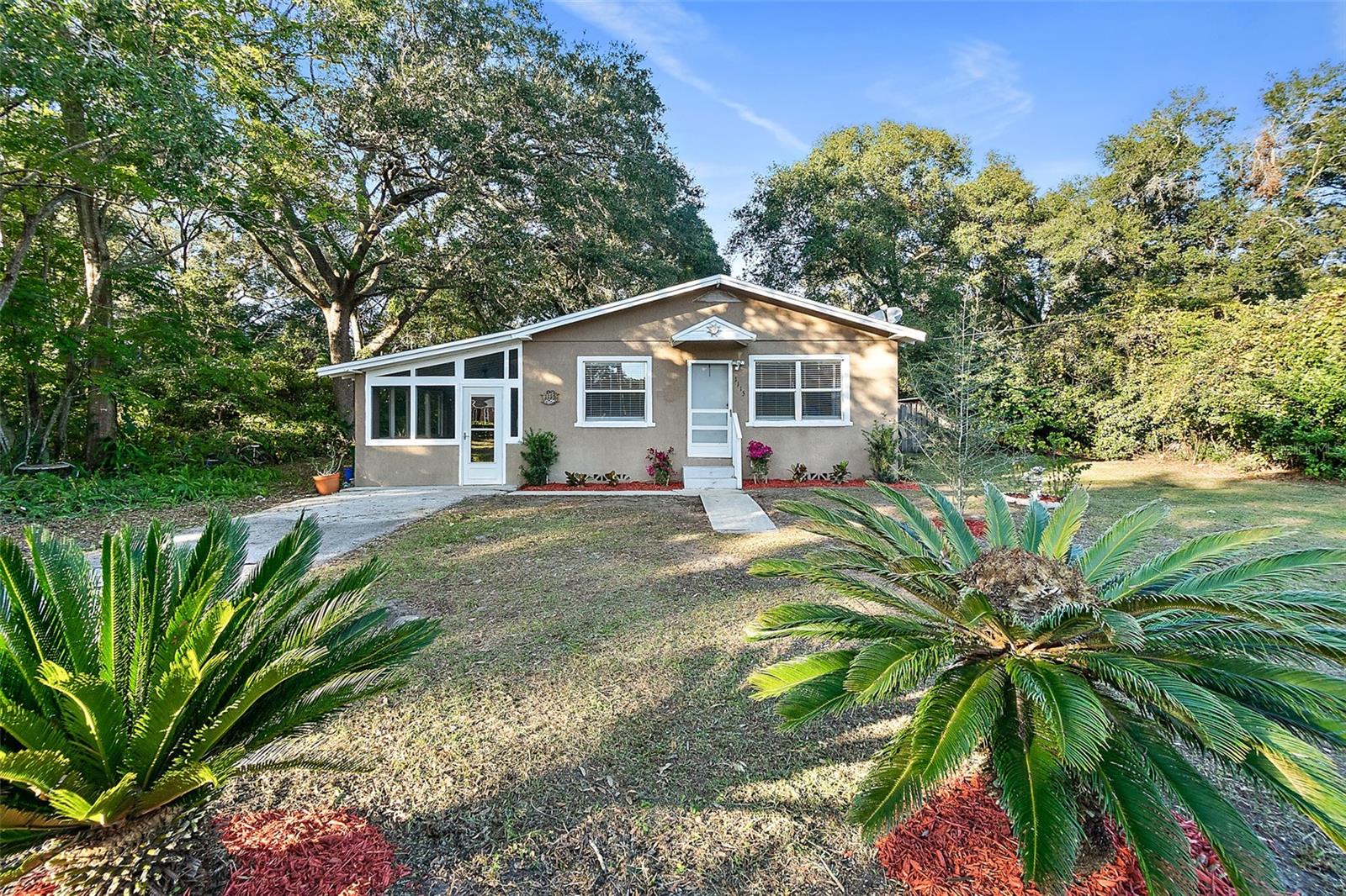 Hubbard Ave, Deland, FL 32724