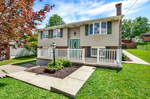 12 Cree Dr, Greensburg, PA, 15601-4706 | Card Image