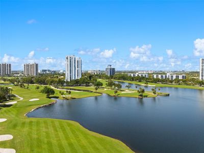 314 - 20000 E Country Club Dr, Condo with 2 bedrooms, 2 bathrooms and null parking in Aventura FL | Image 3