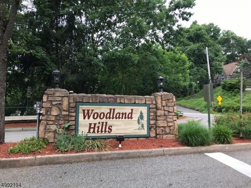 201 Robertson Way, Lincoln Park, NJ, 07035-1853 | Card Image