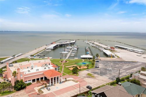 3802 Barracuda Ln, La Porte, TX, 77571-7302 | Card Image