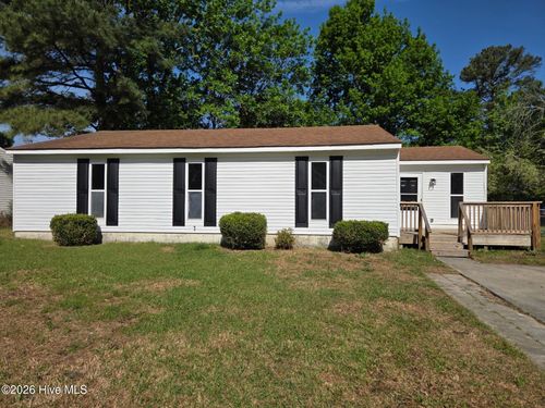 6 Lakewood Ct, Jacksonville, NC, 28546-4652 | Card Image