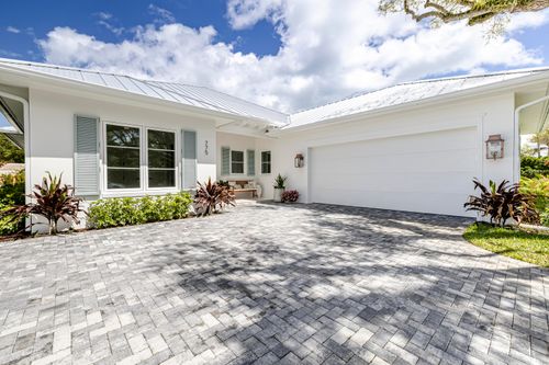 775 Acacia Rd, Vero Beach, FL, 32963-1740 | Card Image
