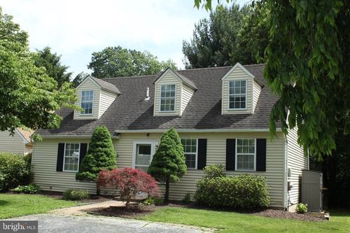 1210 New Hampshire Ln, DOWNINGTOWN, PA, 19335-3805 | Card Image