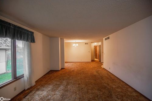 931 E Oak St, Algona, IA, 50511-1732 | Card Image