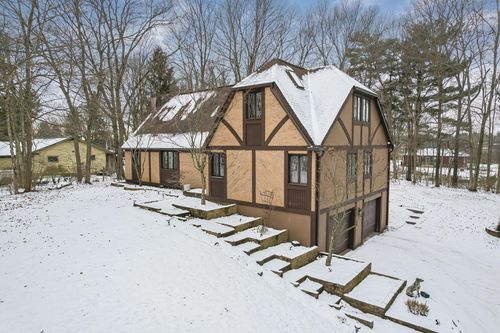 7490 S Section Line Rd, Delaware, OH, 43015-9247 | Card Image