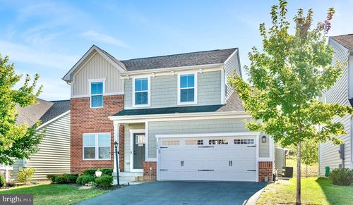 124 Emperor Dr, LAKE FREDERICK, VA, 22630-2247 | Card Image