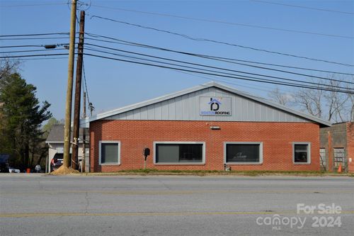 2421 Spartanburg Hwy, East Flat Rock, NC, 28726-2328 | Card Image
