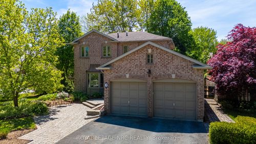 2 Meadowbrook Lane, Pelham, ON, L0S1E4 | Card Image