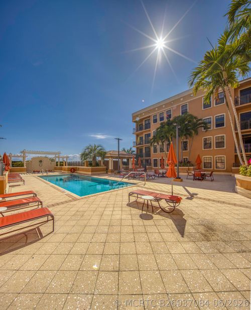 401-511 Lucerne Ave, Lake Worth Beach, FL, 33460-3858 | Card Image