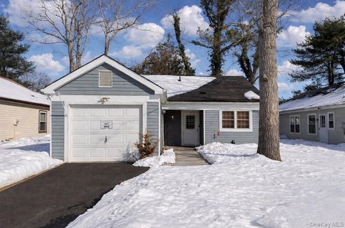 206 Belfast Ln, Ridge, NY, 11961-2023 | Card Image