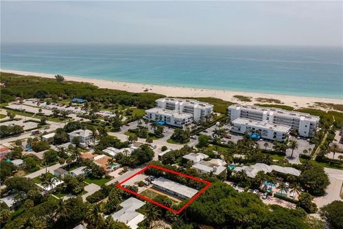 950 Sandpiper Ln, Vero Beach, FL, 32963-5211 | Card Image