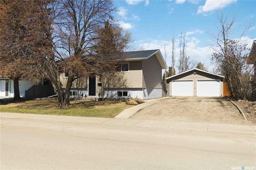 401 3rd Street N, Martensville, SK, S0K2T2 | Card Image