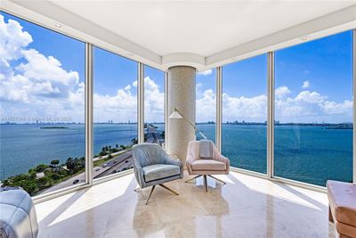 1412 - 601 Ne 36th St, Condo with 2 bedrooms, 2 bathrooms and null parking in Miami FL | Image 2