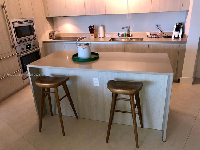 UNIT-2910 - 4111 Ocean Dr, Condo with 1 bedrooms, 1 bathrooms and null parking in Hollywood FL | Image 9