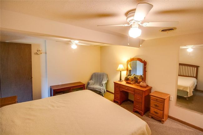 8556 Kee Mac Ln, House other with 2 bedrooms, 2 bathrooms and 3 parking in Alton IL | Image 46