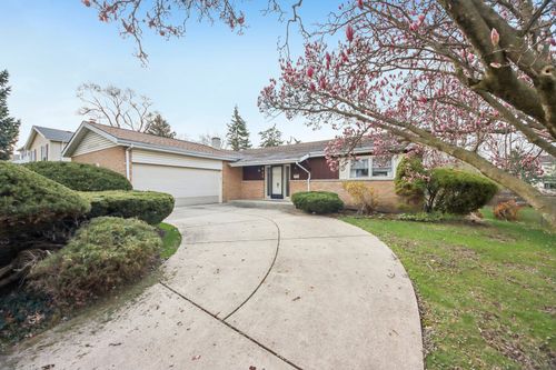 817 Belair Dr, Darien, IL, 60561-4007 | Card Image