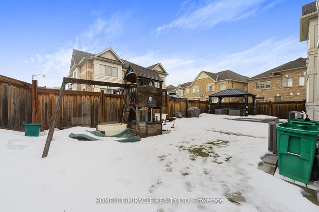 36 Bernadino St, House attached with 4 bedrooms, 3 bathrooms and 2 parking in Brampton ON | Image 39