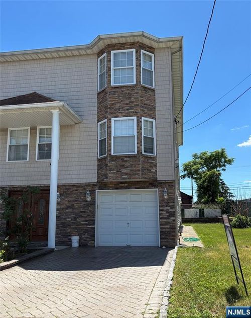 38 Henry St, Lodi, NJ, 07644-2114 | Card Image