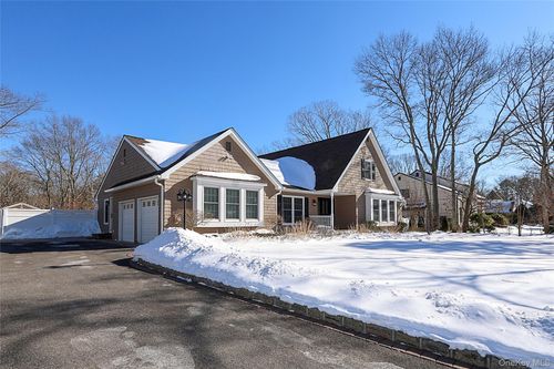 77 Van Buren St, Port Jefferson Station, NY, 11776-3174 | Card Image