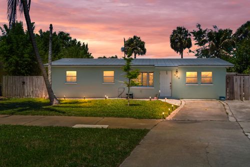 520 Se Dolphin Dr, Stuart, FL, 34996-3237 | Card Image