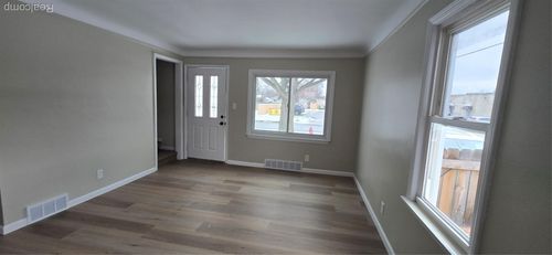 5643 Gilman St, Garden City, MI, 48135-2906 | Card Image