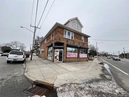 670 Dixon Ave, Copiague, NY, 11726-2220 | Card Image