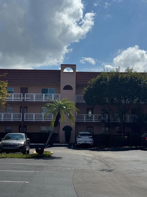 105-9420 Sunrise Lakes Blvd, Sunrise, FL, 33322 | Card Image